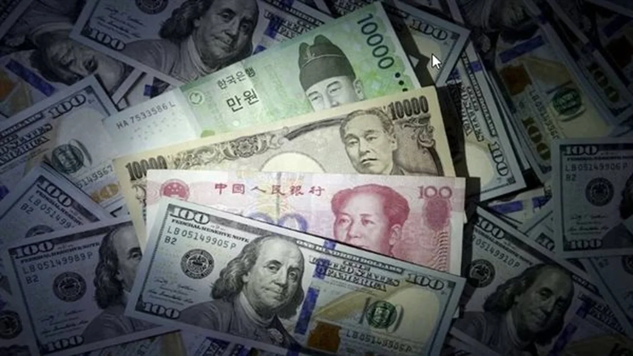 أسعار الدولار والعملات الأجنبية تسجل تغيرات ملحوظة اليوم الأربعاء